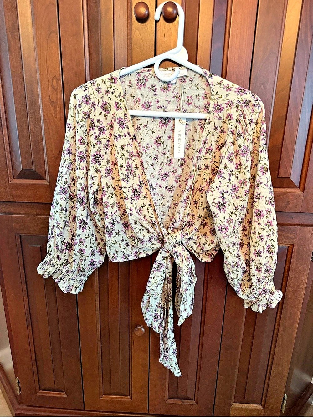 Olivaceous Floral Tie-Front Blouse in cream & Pink NWT Large